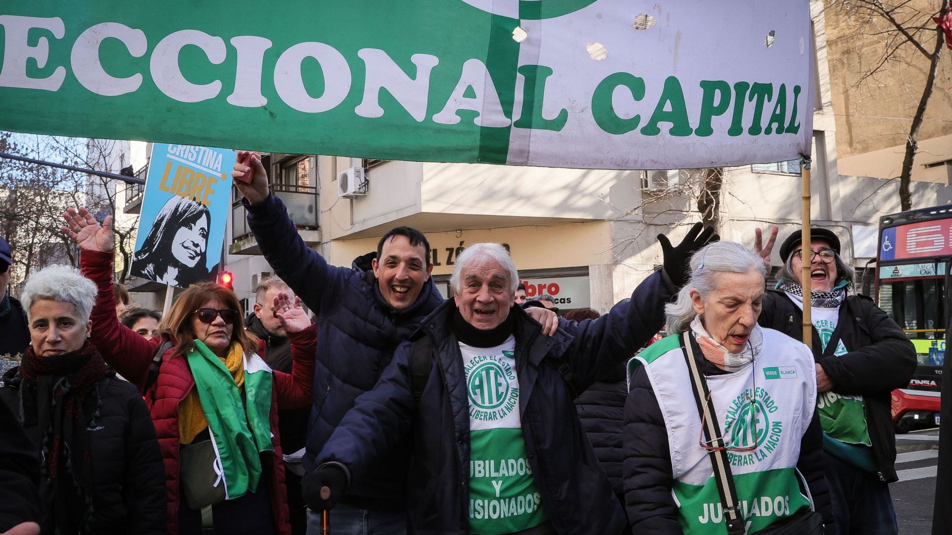Movilizamos Plaza de Mayo para defender la democracia