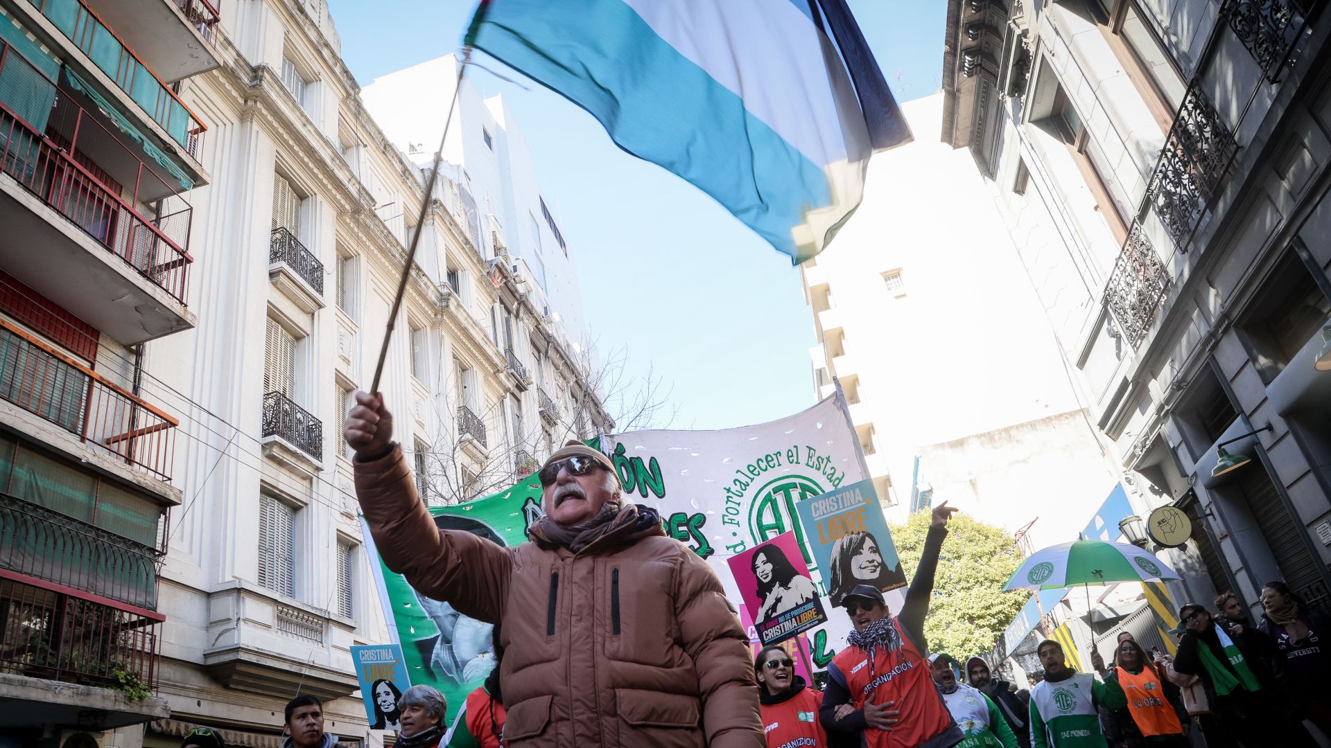 Movilizamos Plaza de Mayo para defender la democracia