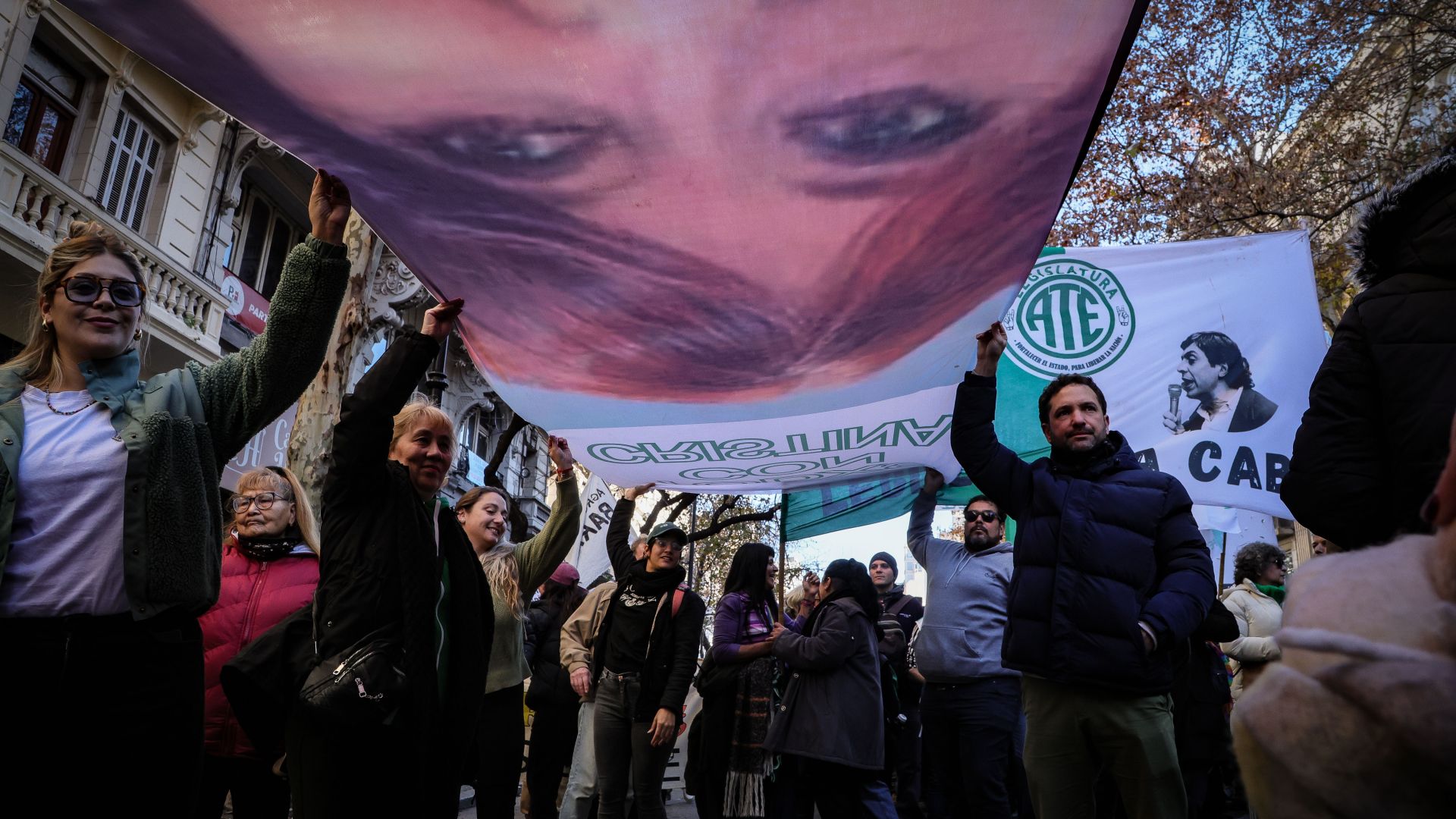 Movilizamos Plaza de Mayo para defender la democracia