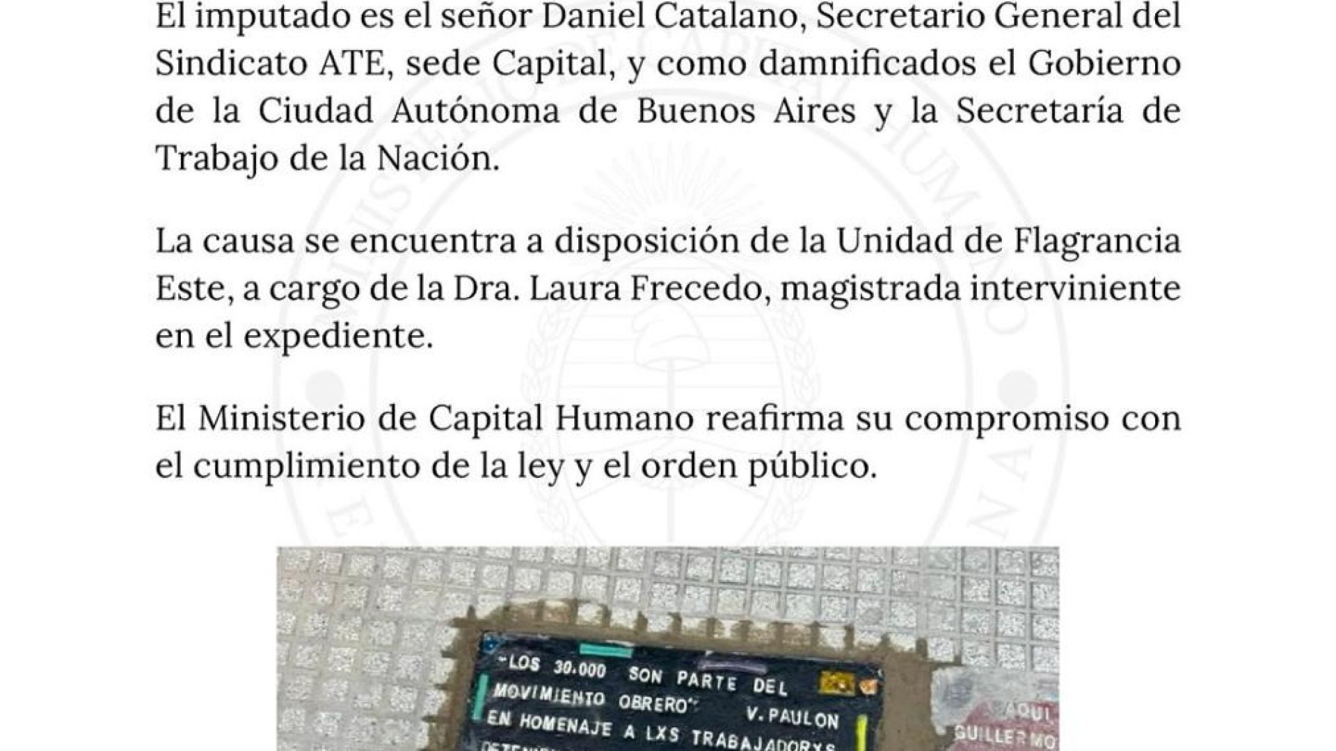 Colocar baldosas por la memoria no es delito: los delincuentes son ustedes