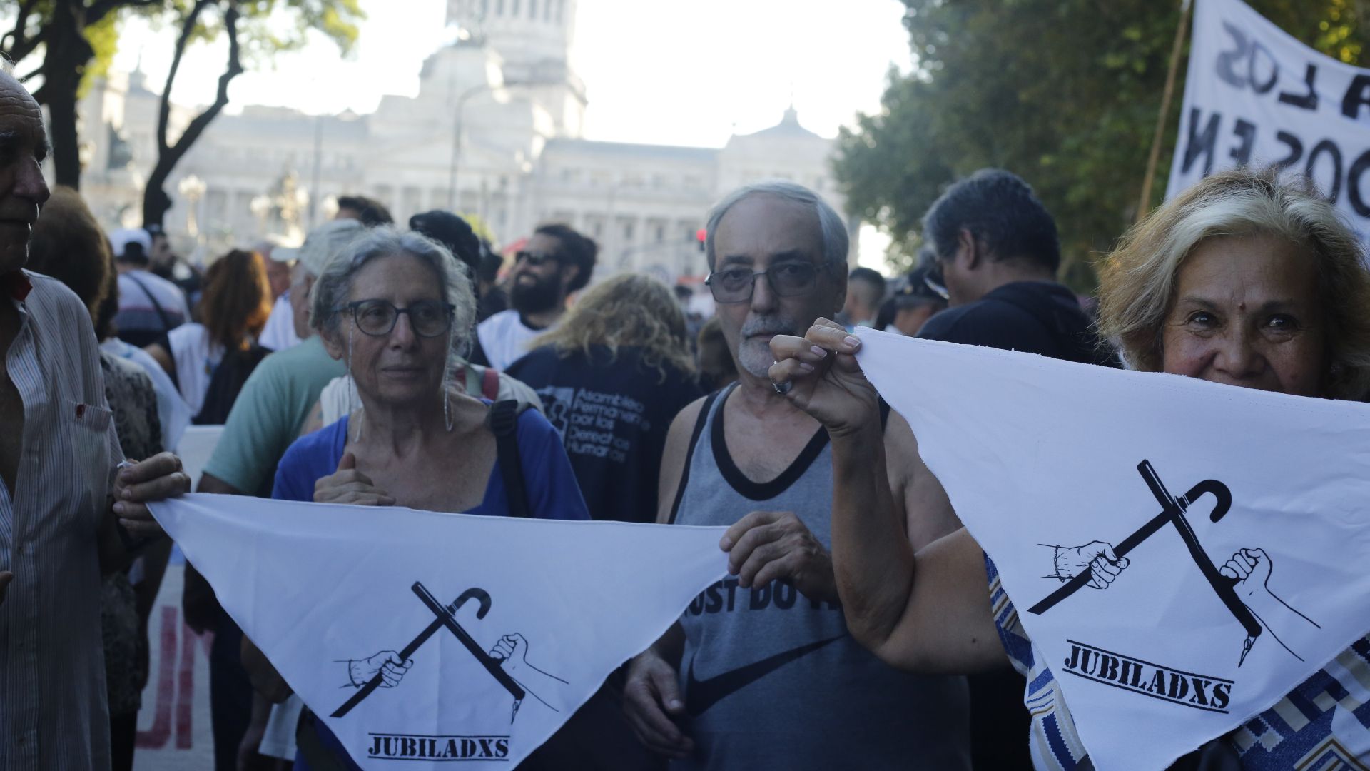 De la motosierra a la dignidad: el pueblo recupera la rebeldía